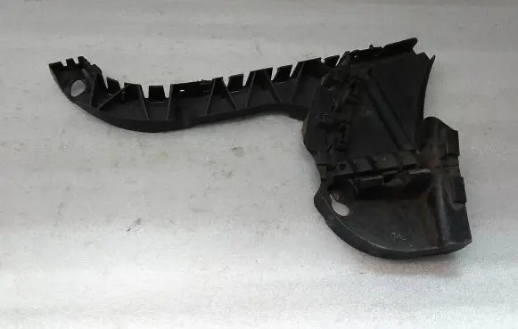 Volvo XC70 Rear bumper mounting bracket 30678704 BP3EA