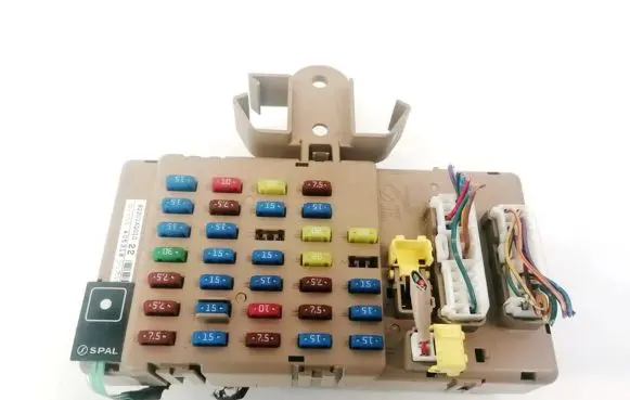 Subaru Legacy Fuse box set 82201AG010 405318