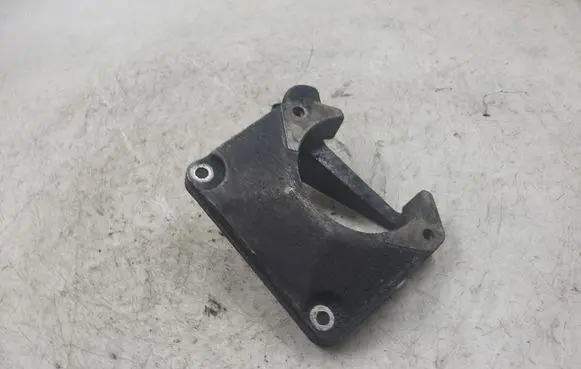 BMW 5 E60 E61 Engine mounting bracket 24168110