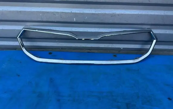 Skoda Kamiq Front bumper upper radiator grill 658853761B