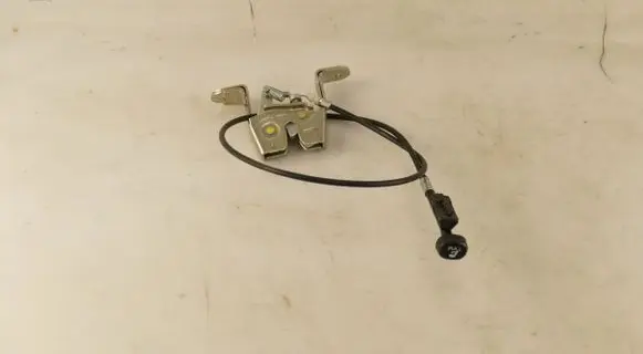 Toyota Camry VIII XV70 Rear seatbelt buckle