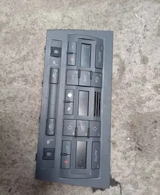 Audi A4 S4 B7 8E 8H Climate control unit 8E0820043BK 0398440