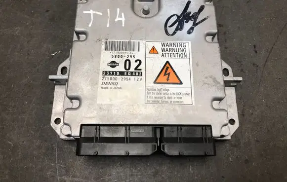 Suzuki Jimny Engine control unit/module 2758002954 23710 EQ402