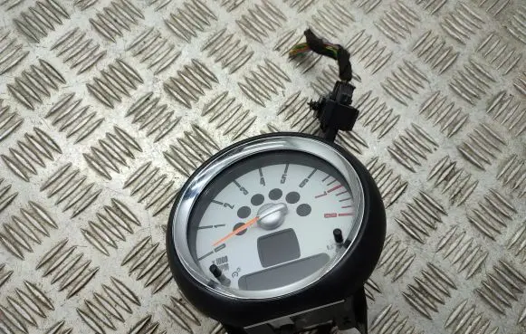 Mini One - Cooper Clubman R55 Speedometer (instrument cluster) 9178745