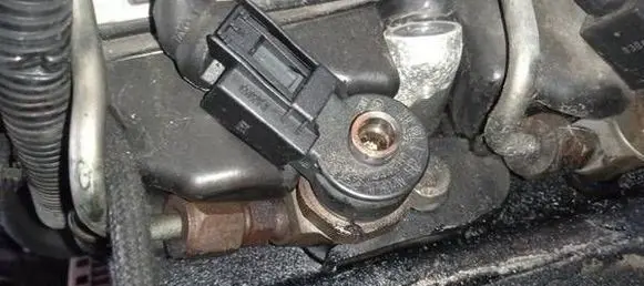 BMW 7 E65 E66 Fuel injector 0445110122 7788812