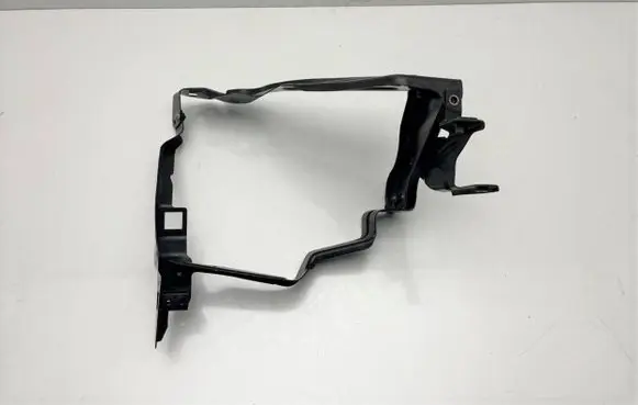 Mercedes-Benz C W204 Headlight/headlamp mounting bracket A204626045