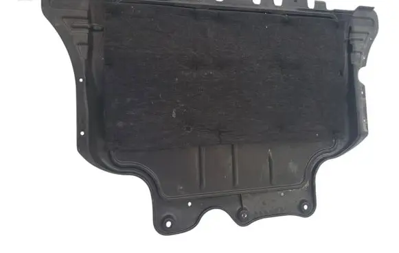 Volkswagen PASSAT B8 Engine splash shield/under tray 3Q0825236D