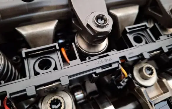 Mitsubishi Lancer X Fuel injector