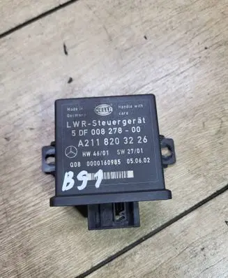 Mercedes-Benz E W211 Light module LCM A2118203226 5DF00827800 0000160985