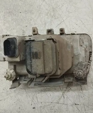 Volkswagen Polo III 6N 6N2 6NF Headlight/headlamp T0400