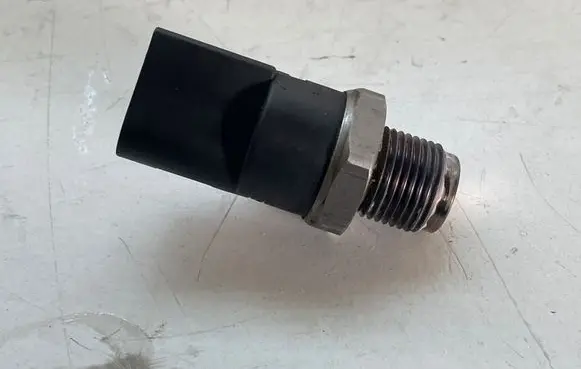 Fuel pressure sensor