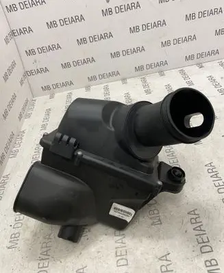BMW 5 F10 F11 Air filter box 7843292