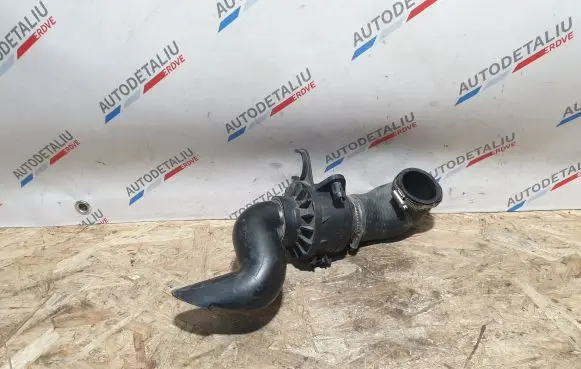 BMW 1 E82 E88 Intake resonator 7575658 13717575658 70341145