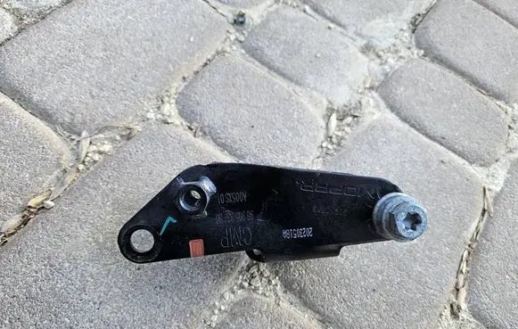 Opel Mokka B Engine mount bracket 9830533780