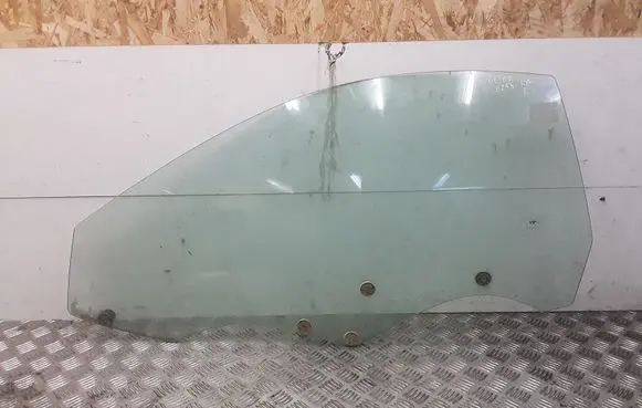 Toyota Celica T230 Front door window glass four-door 43R00035