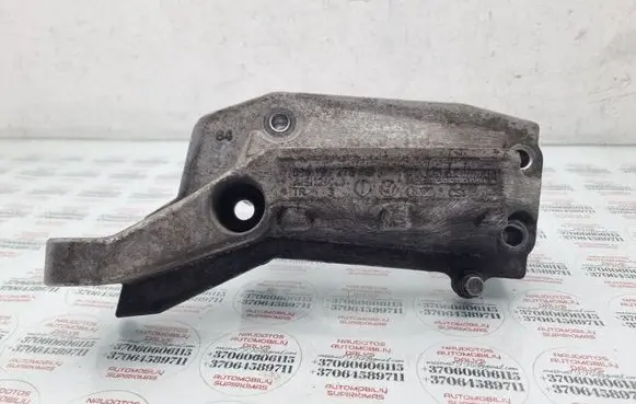 Engine mounting bracket