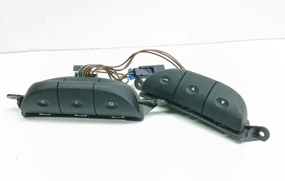 Opel Zafira A Steering wheel buttons/switches 90561159 6014387