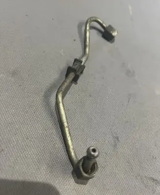 Hyundai Tucson JM Fuel injector supply line/pipe 