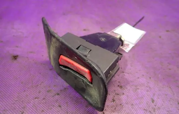BMW 7 E38 Front seatbelt buckle 8125845