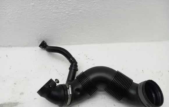 Volkswagen Jetta V Air intake hose/pipe 3C0129635