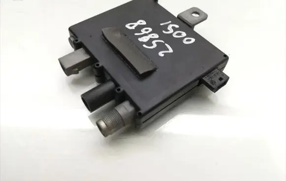 Land Rover Range Rover L322 Aerial antenna amplifier XUO000010