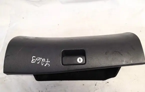 Glove box