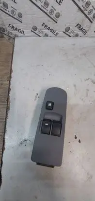 Mitsubishi Colt Electric window control switch MR587477