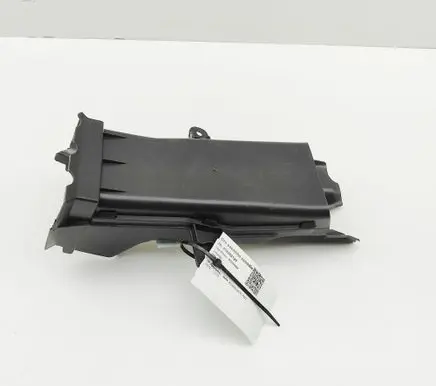 BMW 8 G16 Air intake duct part 51747359814 7359814