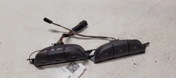 Opel Zafira A Steering wheel buttons/switches 90561159