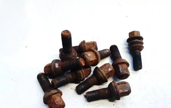 Volkswagen II LT Nuts/bolts 