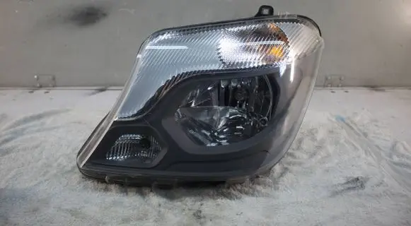 Mercedes-Benz Sprinter W906 Headlight/headlamp A9068205600 1ED01103041