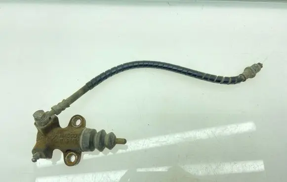 Subaru Outback Clutch slave cylinder 