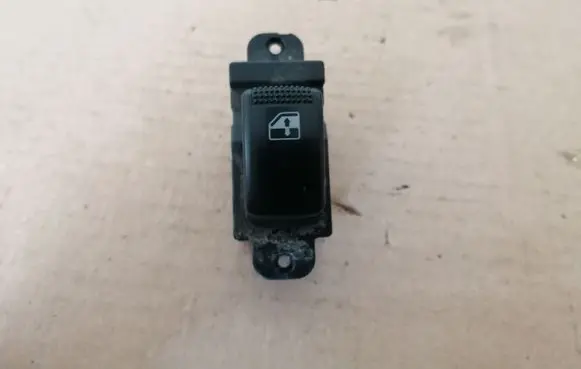 Hyundai Elantra Electric window control switch 935762D000