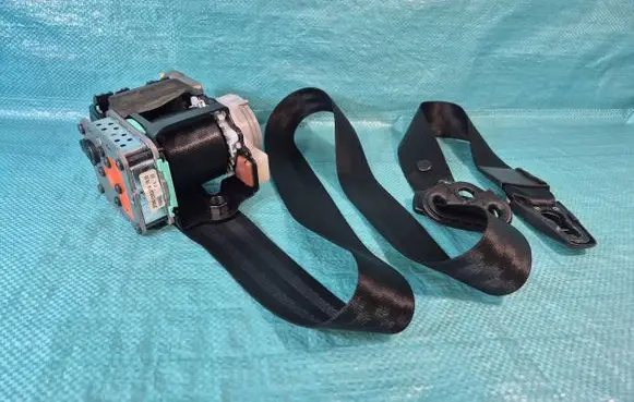 Audi A4 S4 B8 8K Front seatbelt 8K1857705AK 06226200G48