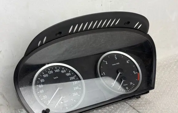 BMW 5 E60 E61 Speedometer (instrument cluster) 6934312 6944126 62116944126