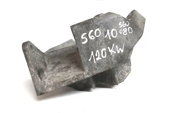 Volvo S60 Engine mounting bracket