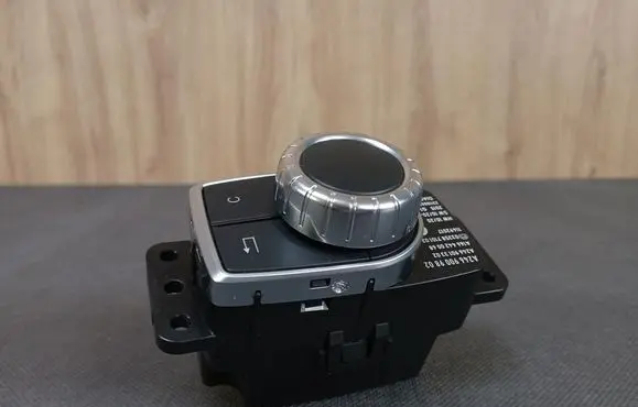 Mercedes-Benz B W246 W242 Head unit multimedia control 2469009802 A2469009802
