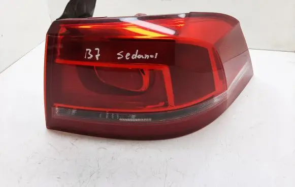 Volkswagen PASSAT B7 Rear/tail lights 3AE945096F