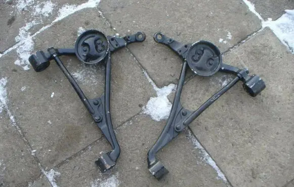 Mercedes-Benz 280 450 W116 Front lower control arm/wishbone 1163307707