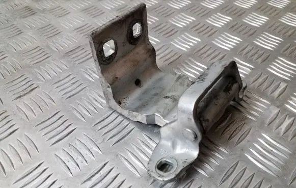Jeep Cherokee III KJ Loading door upper hinge 