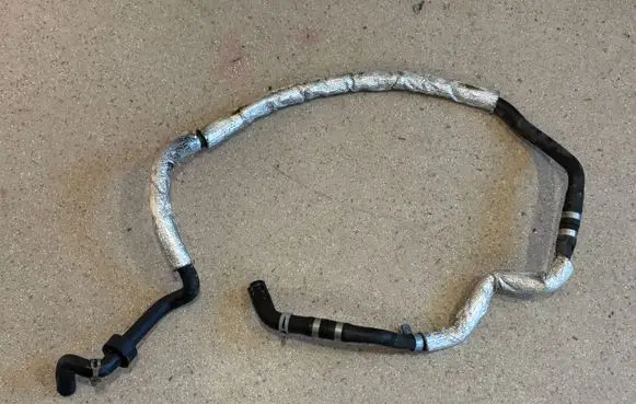 Volvo XC90 Engine coolant pipe/hose 31368128