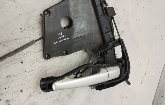 Volvo V70 Front door lock 30661073