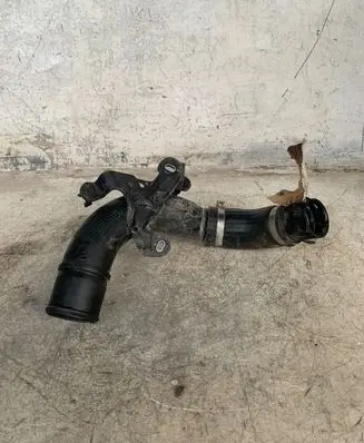 Dacia Sandero II Engine coolant pipe/hose