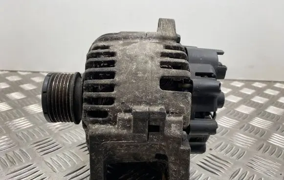 Renault Clio II Generator/alternator 8200386806