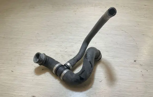 Mercedes-Benz Sprinter W906 Engine coolant pipe/hose