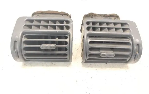 Peugeot 806 Dashboard side air vent grill/cover trim 1461979077 1461978077