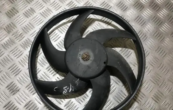 Peugeot 406 Radiator cooling fan shroud