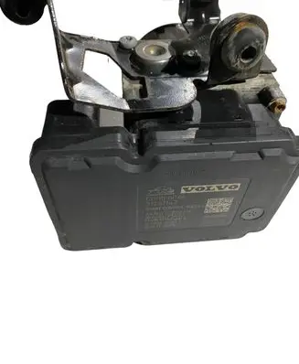 Volvo V70 ABS Pump 31261142