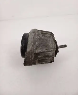 BMW 1 E81 E87 Engine mount bracket 13981112