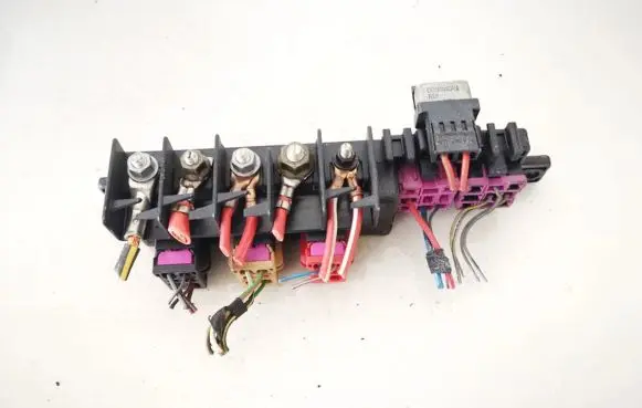 Skoda Octavia Mk1 (1U) Fuse box set 8l0941822